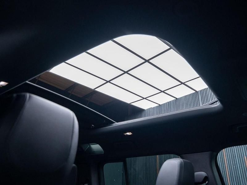 Used Land Rover Defender SE Dynamic 2021 Black SUV