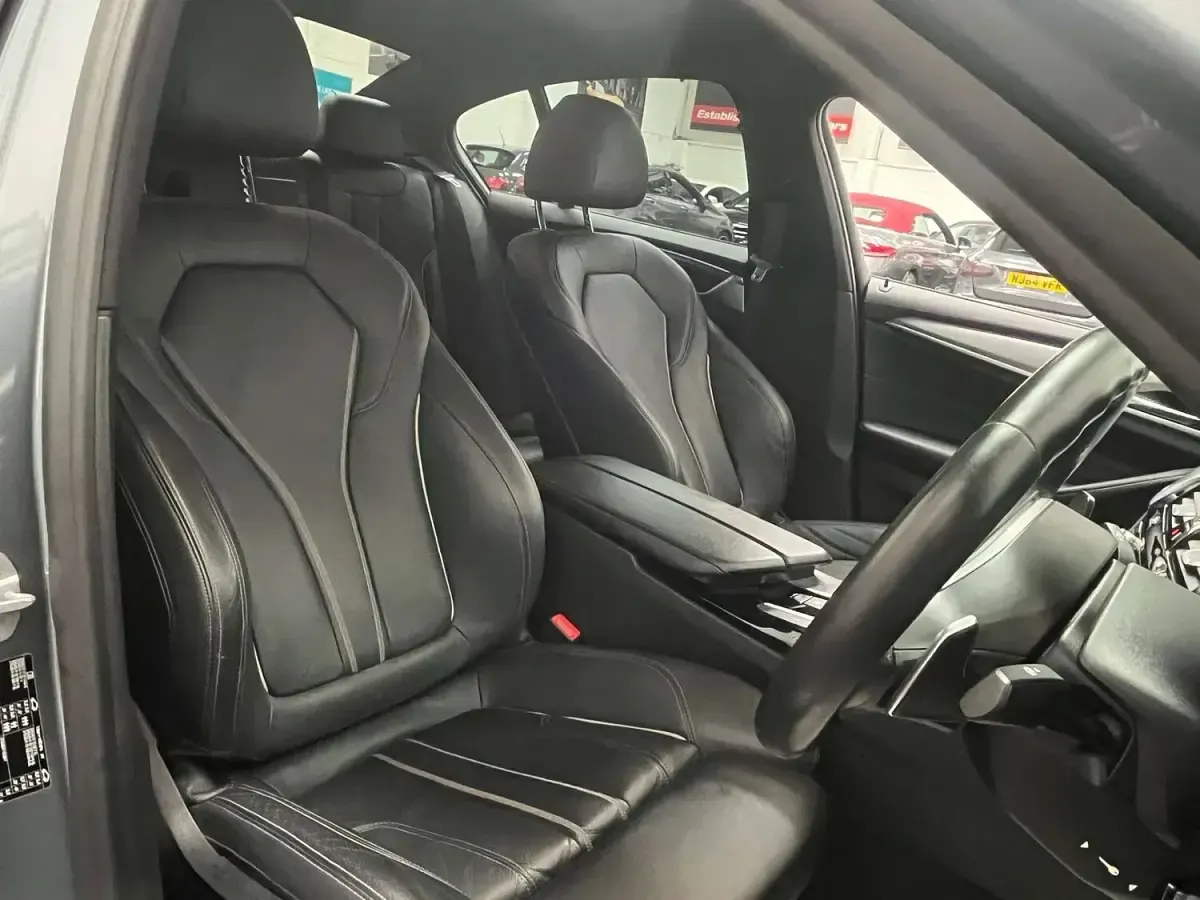 Begagnad BMW 520 M Sport 190 HK (139 kW) 2017 Blå Sedan