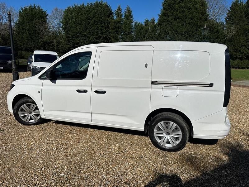 Used VW Caddy Maxi S 122 HP (89 kW) 2021 White MPV