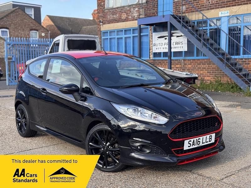 Black Used 2016 Ford Fiesta ST-Line Hatchback | £5,795 (Fair price) - Image 1/4