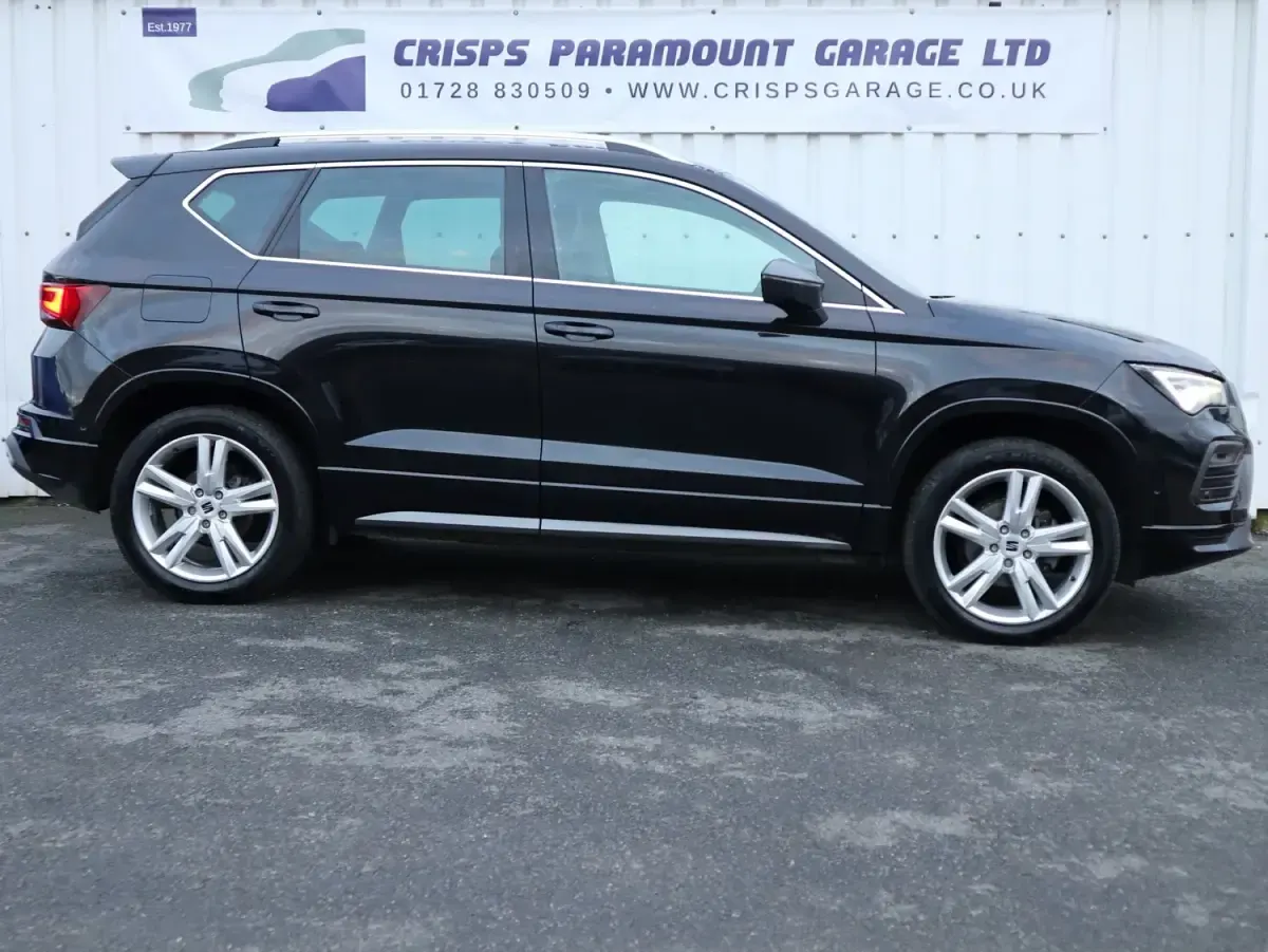 Käytetty Seat Ateca FR 150 HP (110 kW) 2023 Musta Katumaasturi