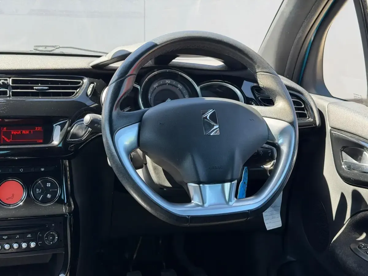 Usado Citroën DS3 110 HP (80 kW) 2014 Azul Citadino