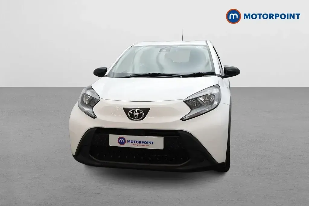 Used Toyota Aygo X PURE 2023 White SUV