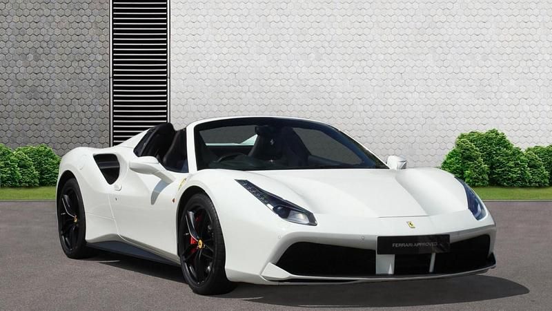 Used Ferrari 488 670 HP (492 kW) 2018 White Cabriolet
