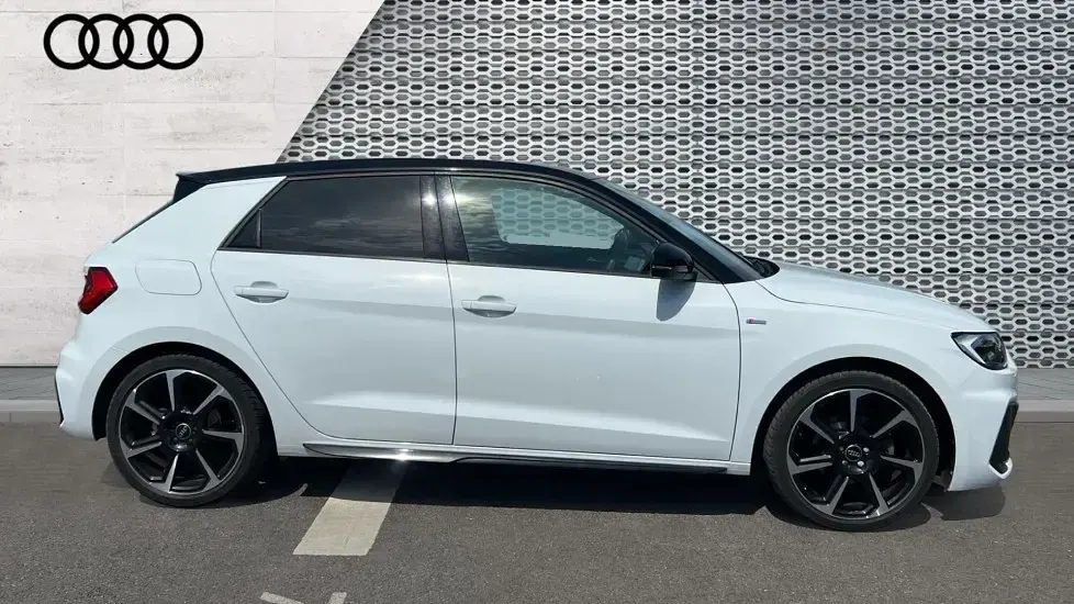 Used Audi A1 Black Edition 150 HP (110 kW) 2024 White SUV