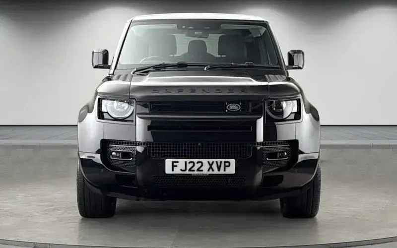 Used Land Rover Defender S 400 HP (294 kW) 2022 Santorini black SUV