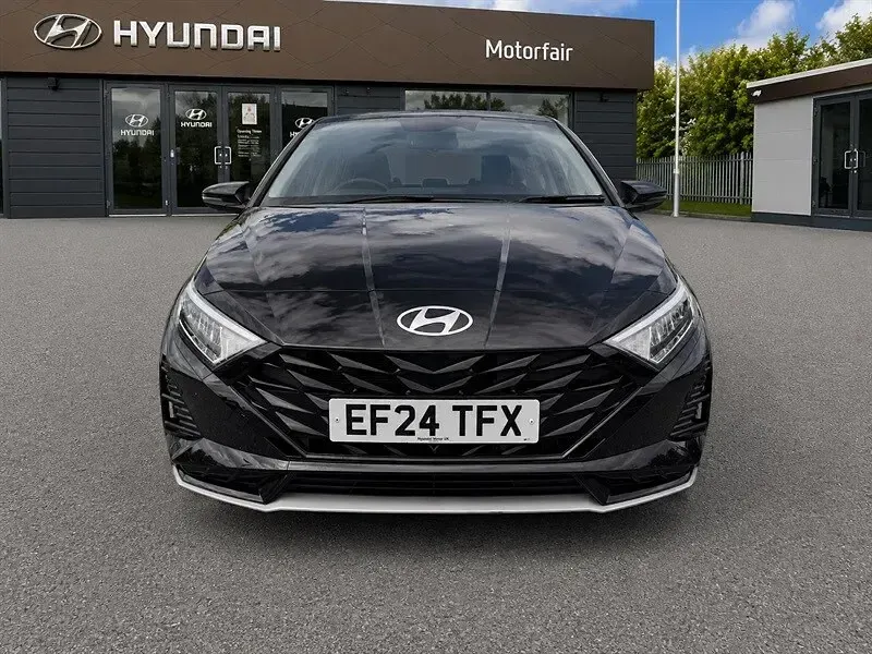 Used Hyundai i20 Advanced 100 HP (73 kW) 2024 Black Hatchback