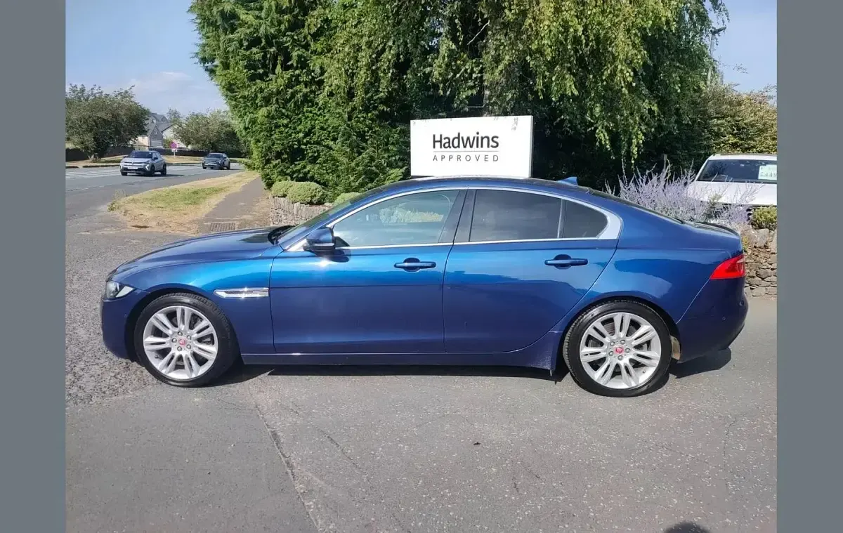 Used Jaguar XE Prestige 196 HP (144 kW) 2016 Blue Sedan