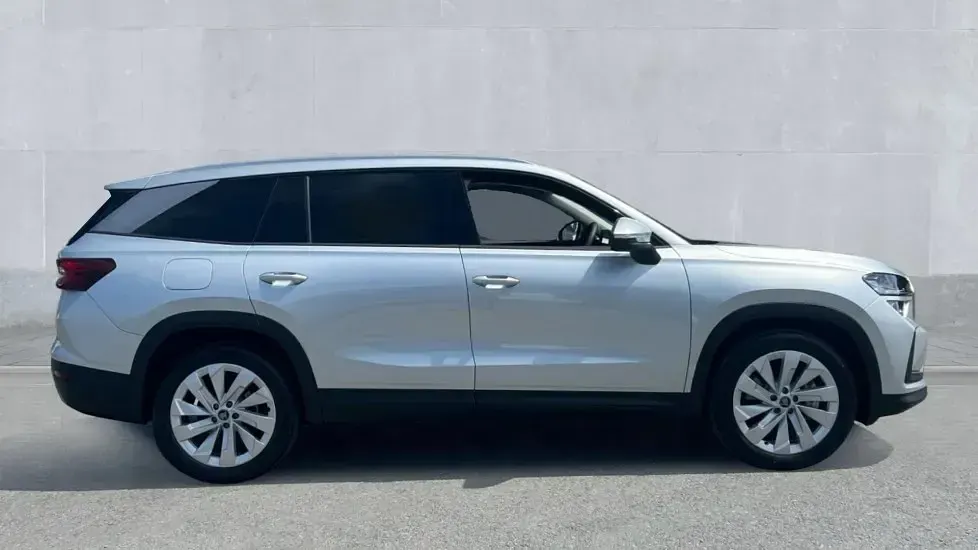 New Skoda Kodiaq SE L 204 HP (150 kW) 2026 Metallic  brilliant silver SUV