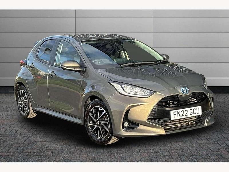 Titan bronze Used 2022 Toyota Yaris Hybrid Design Hatchback | £15,891 (Fair price) - Image 1/4