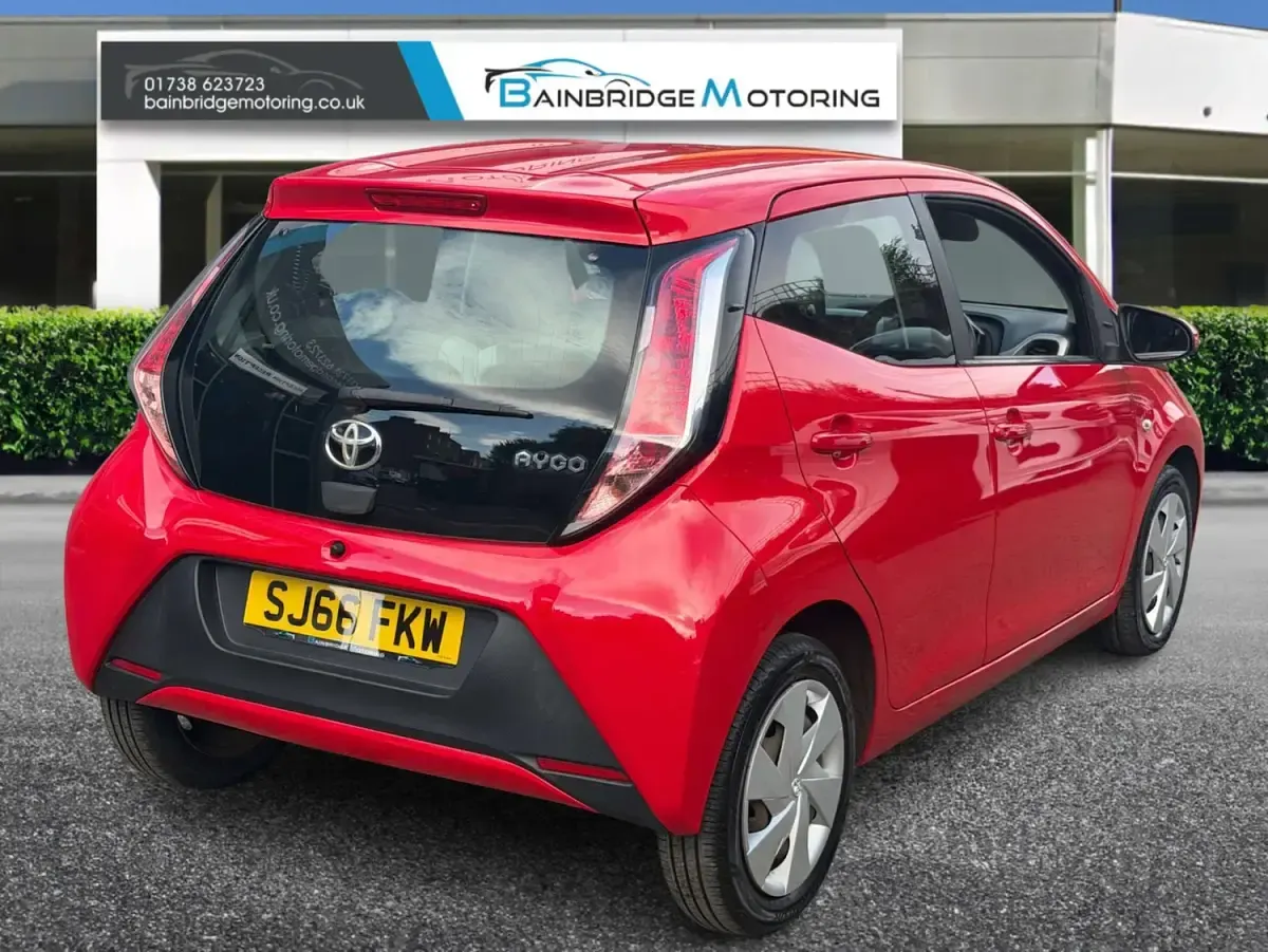 Used Toyota Aygo X-play 2016 Red Hatchback