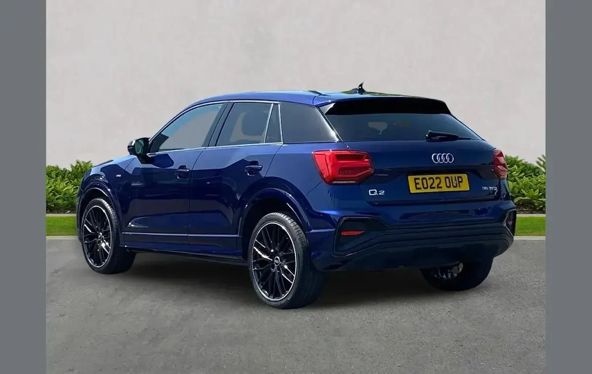 Used Audi Q2 Black Edition 150 HP (110 kW) 2022 Blue SUV