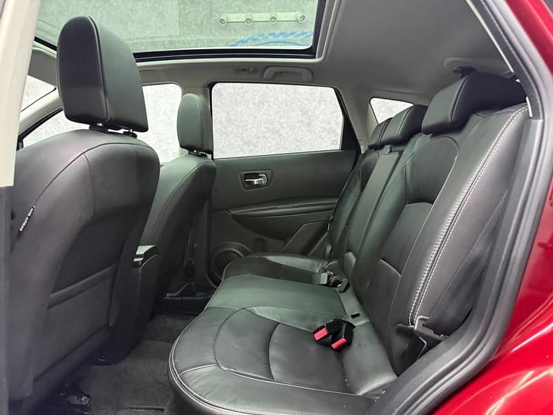 Used Nissan Qashqai Tekna 130 HP (95 kW) 2012 Red SUV