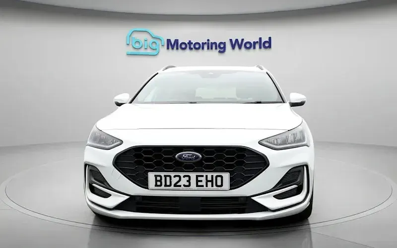 Used Ford Focus ST-Line 125 HP (91 kW) 2023 White Estate