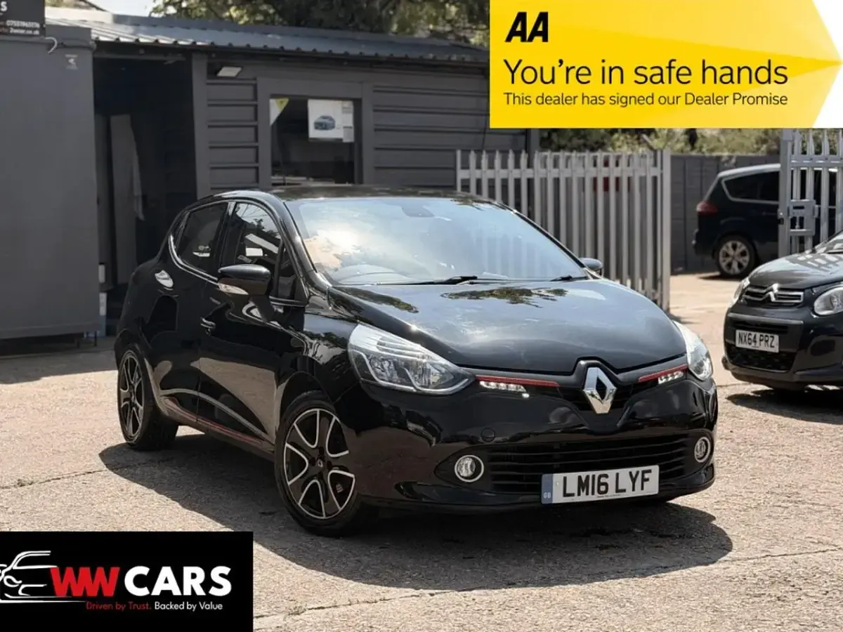 Begagnad Renault Clio IV Dynamique 2016 Svart Halvkombi