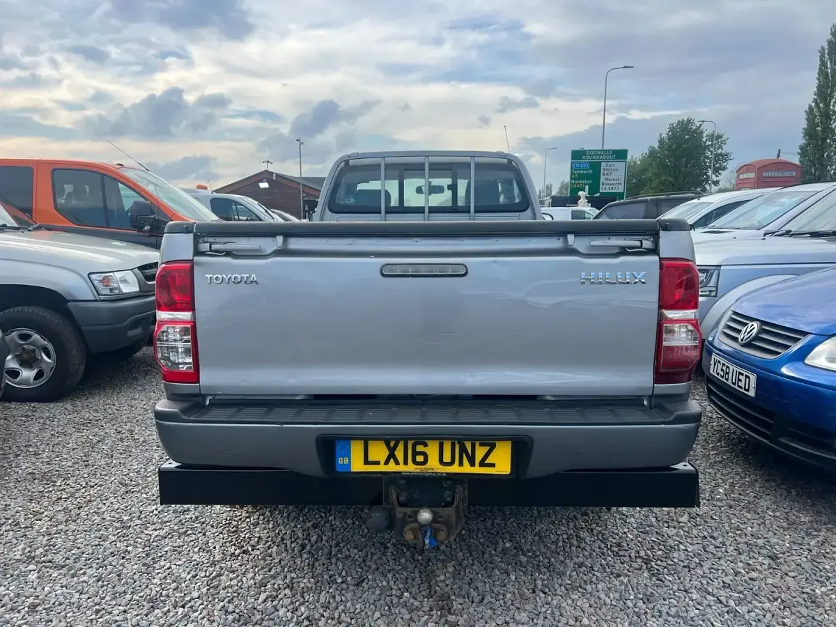 Used Toyota HiLux Active 2016 Silver Pickup