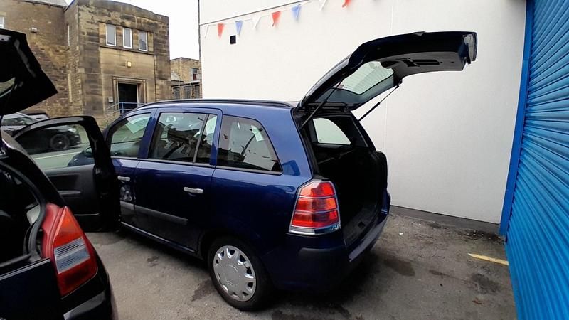 Used Vauxhall Zafira 105 HP (77 kW) 2007 Blue MPV