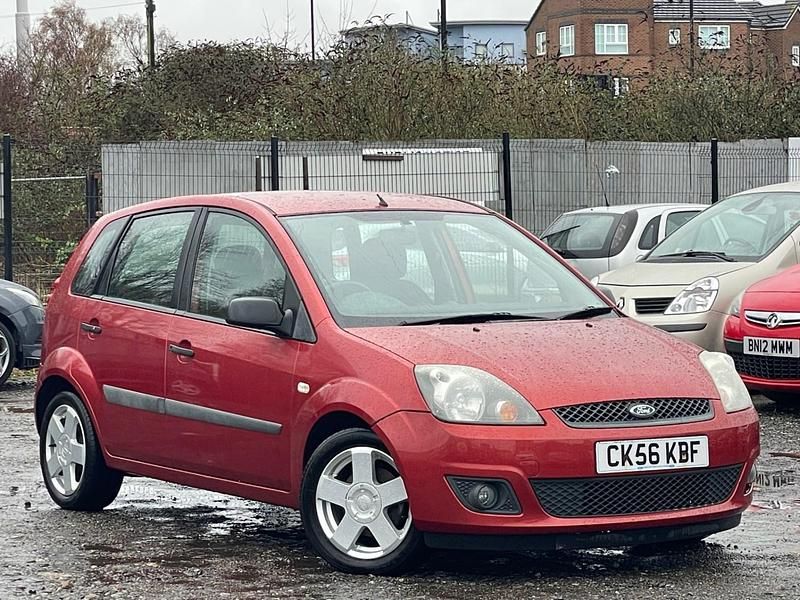 Red Used 2006 Ford Fiesta Zetec Hatchback | £1,495 (Fair price) - Image 1/4