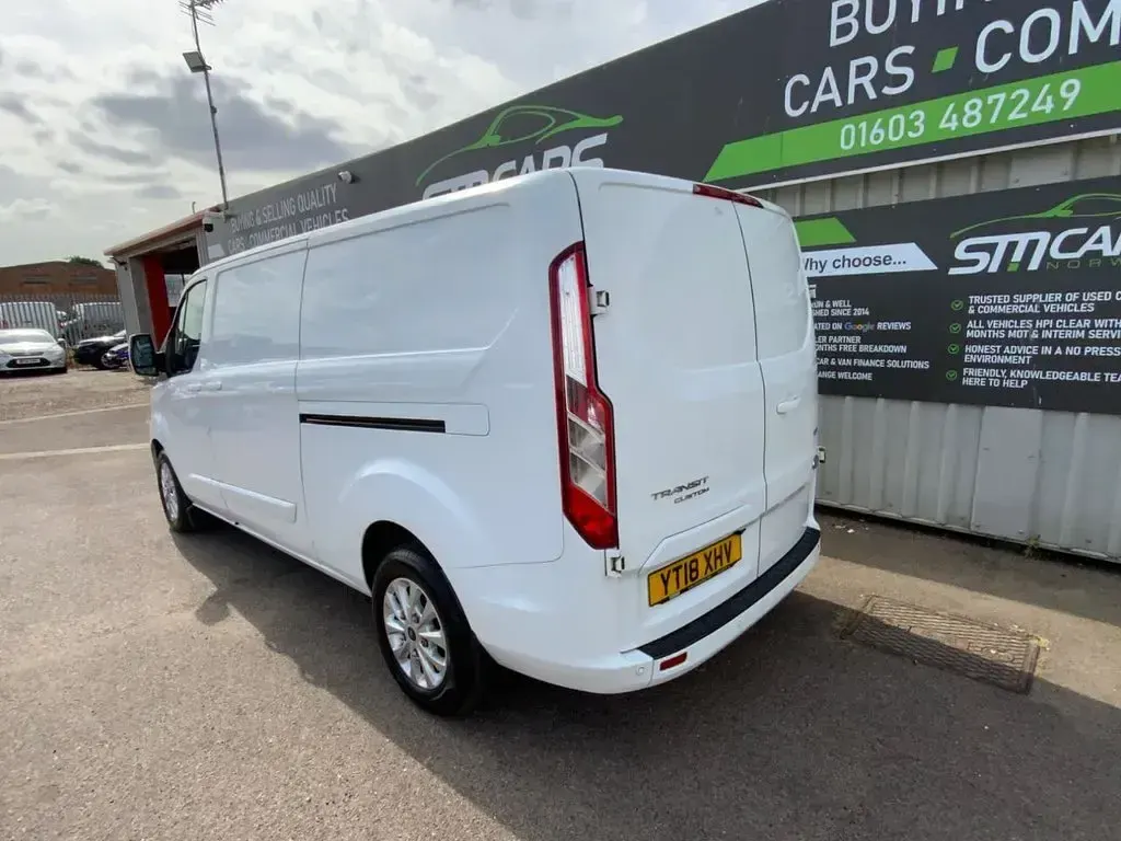 Used Ford Transit Custom Limited 130 HP (95 kW) 2018 White Van