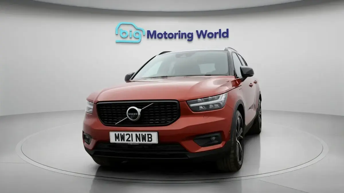 Usado Volvo XC40 R-Design Pro 262 HP (192 kW) 2021 Vermelho SUV