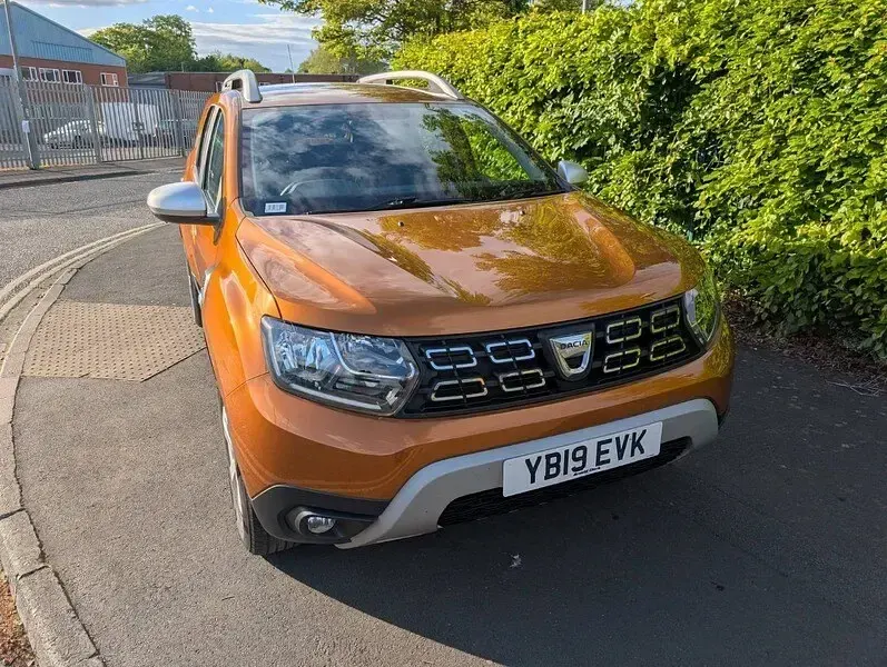 Used Dacia Duster Comfort 115 HP (84 kW) 2019 Orange SUV