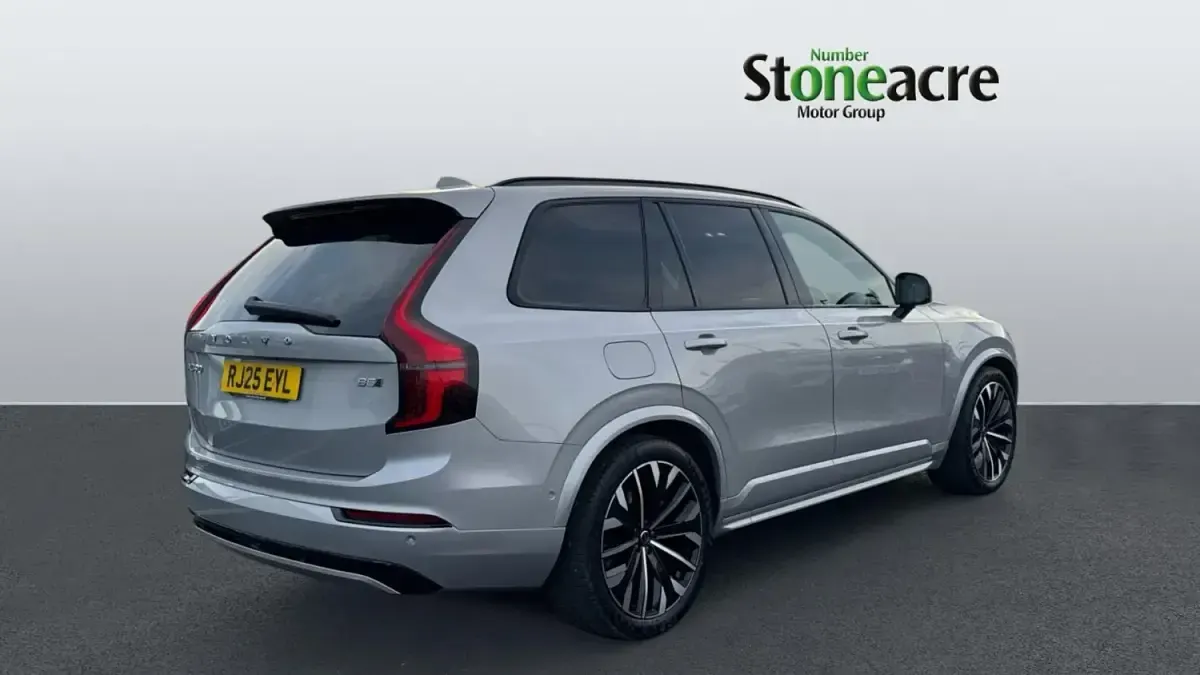 Usado Volvo XC90 Ultra 247 HP (181 kW) 2025 Prateado SUV