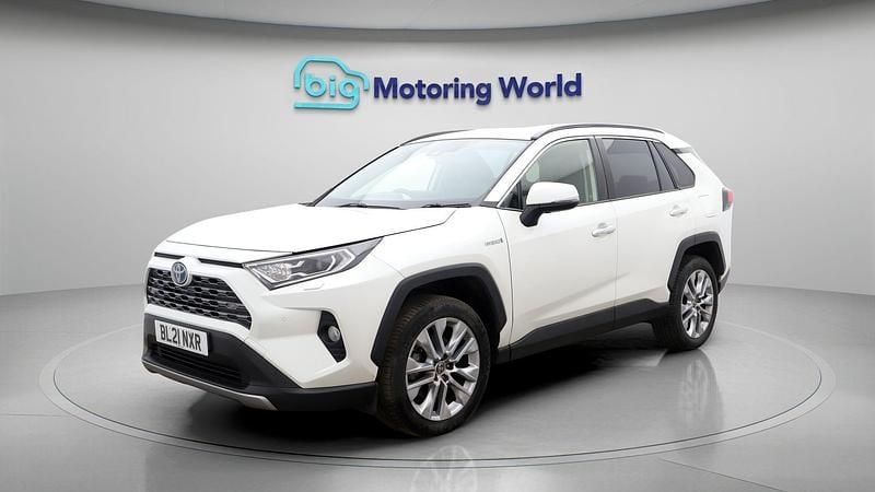 Used Toyota RAV4 Hybrid 219 HP (161 kW) 2021 SUV