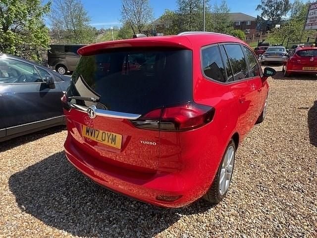Used Vauxhall Zafira SRi 140 HP (102 kW) 2017 Red MPV