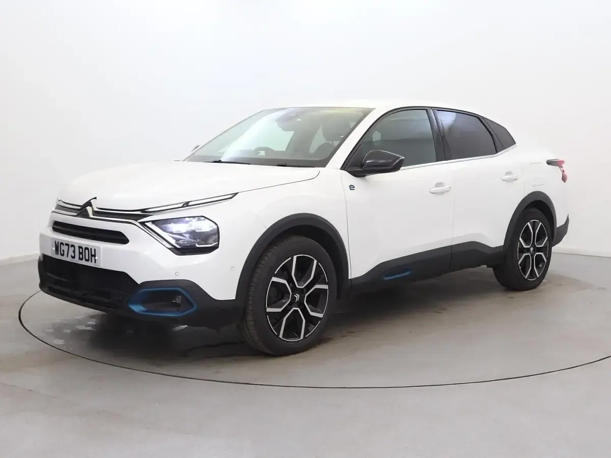 Used Citroën e-C4 Shine 100 kW (136 HP) 2023 White Sedan