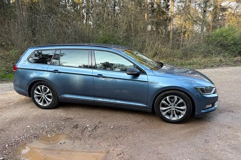 Used VW Passat S 120 HP (88 kW) 2017 Blue Estate