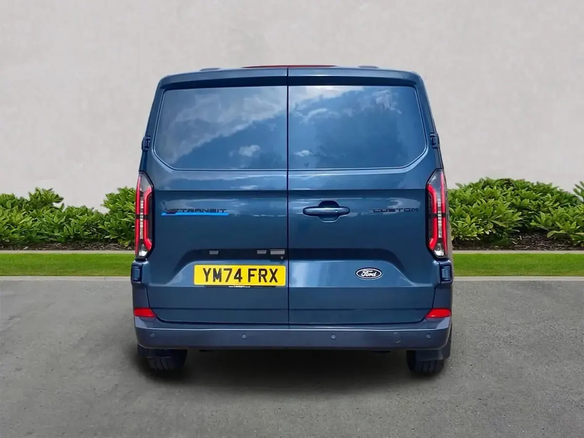 Usado Ford E-Transit Limited 100 kW (136 CV) 2024 Azul Van
