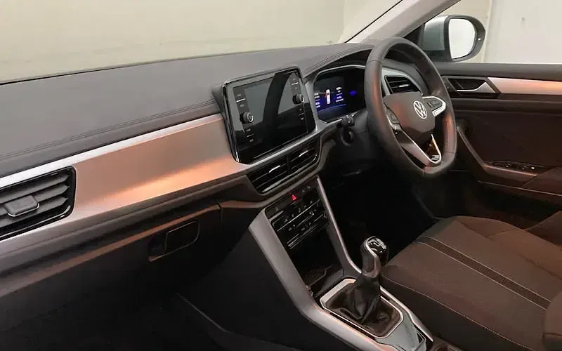 Used VW T-Roc Life 150 HP (110 kW) 2024 Silver SUV