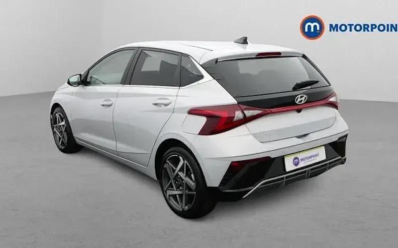 Używany Hyundai i20 Premium 101 KM (74 kW) 2025 Szary Hatchback