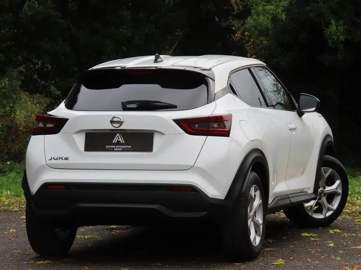 Used Nissan Juke N-Connecta 114 HP (83 kW) 2021 White SUV