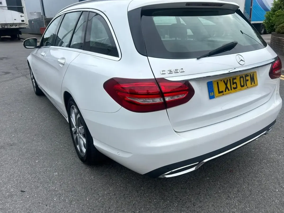 Used Mercedes C250 204 HP (150 kW) 2015 White Estate