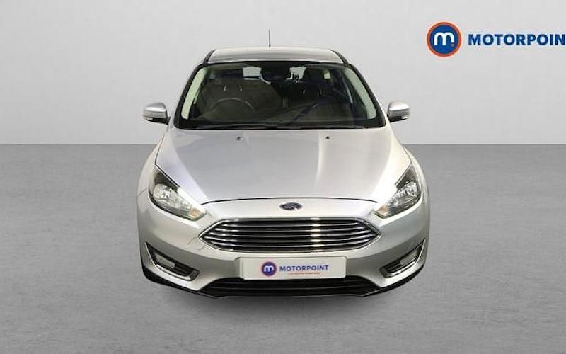 Used Ford Focus Titanium 125 HP (91 kW) 2017 Silver Hatchback