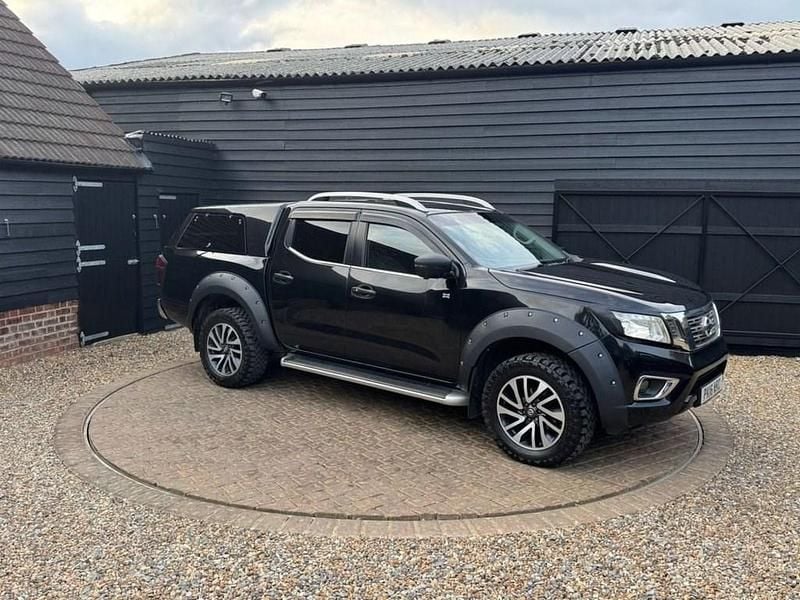 Black Used 2016 Nissan Navara Tekna Pickup | £9,000 (Fair price) - Image 1/4