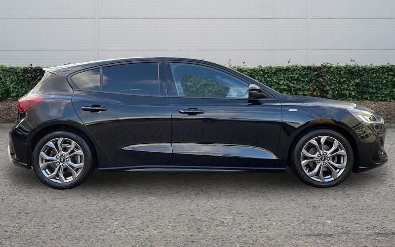 Used Ford Focus ST-Line 125 HP (91 kW) 2023 Black Hatchback