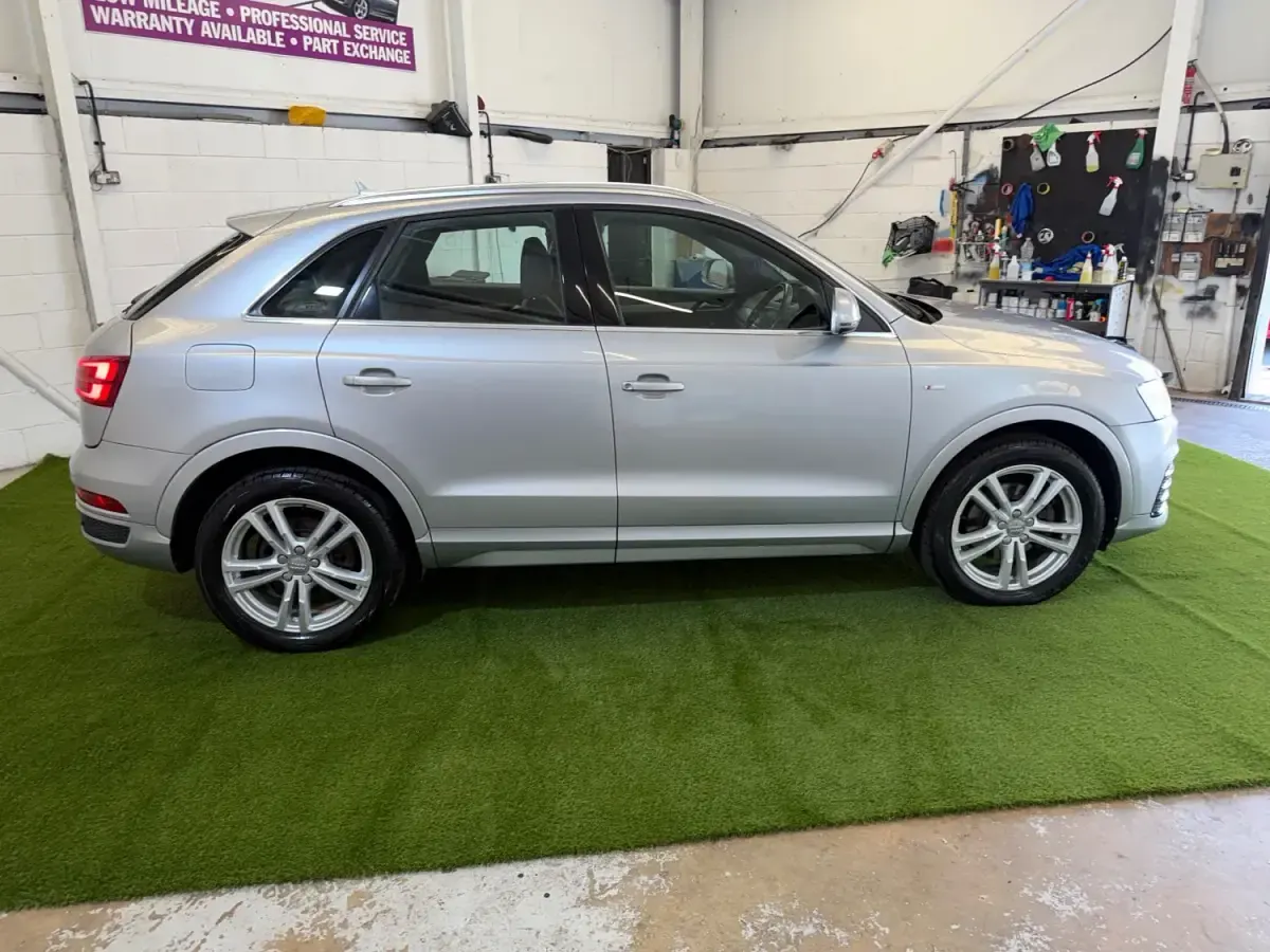 Begagnad Audi Q3 S-Line 180 HK (132 kW) 2016 Silver SUV