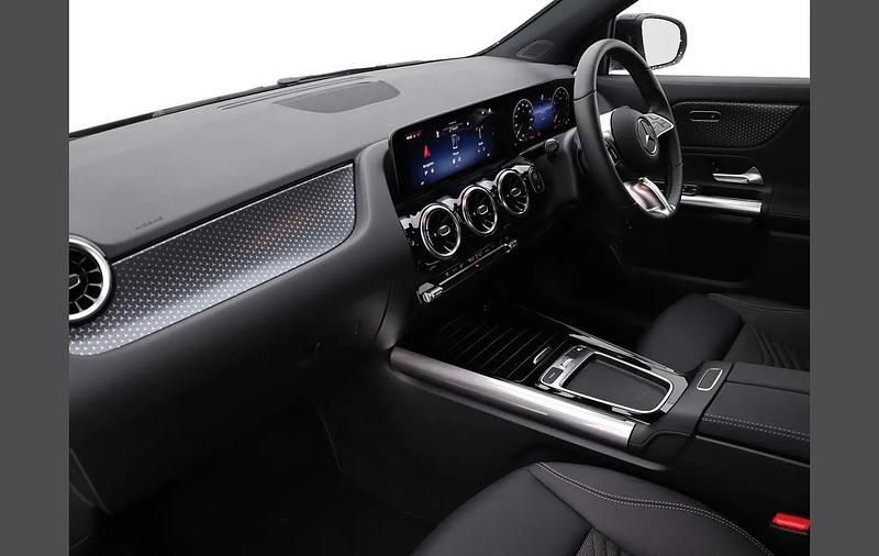 Used Mercedes GLA200 Executive 161 HP (118 kW) 2025 Black SUV