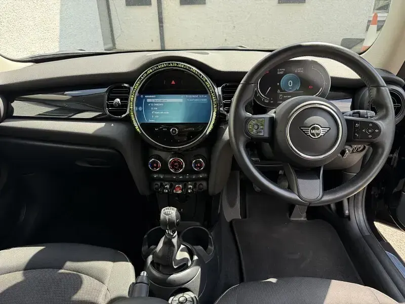 Used Mini Cooper Classic 135 HP (99 kW) 2022 Black Hatchback
