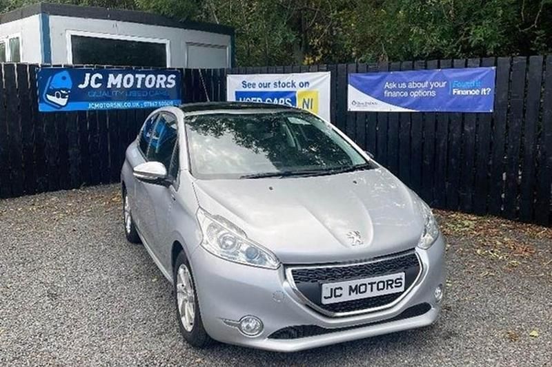 Silver Used 2015 Peugeot 208 Style Hatchback | £3,995 (Good price) - Image 1/1