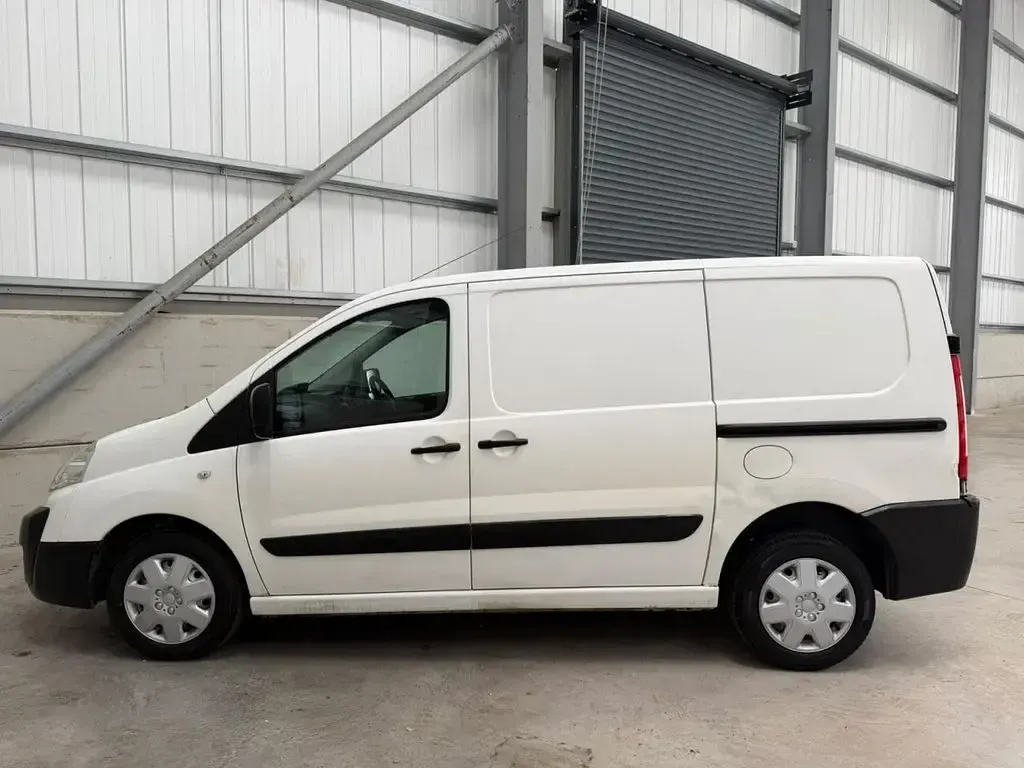 Used Peugeot Expert 130 HP (95 kW) 2013 White Van