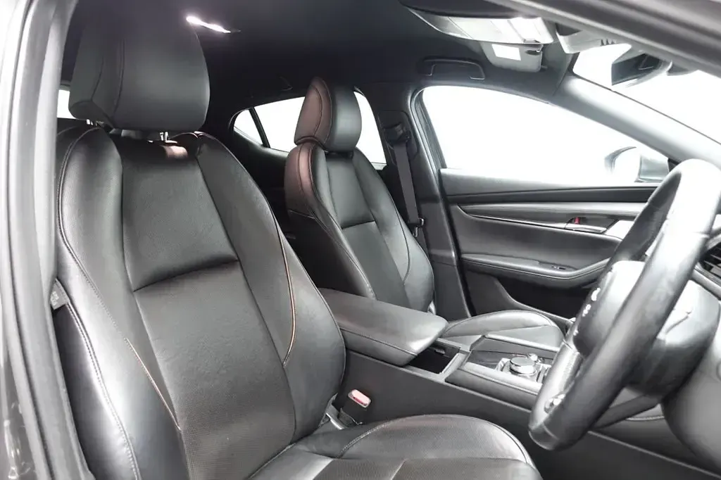 Begagnad Mazda 3 Inclusive 116 HK (85 kW) 2019 Grå Halvkombi