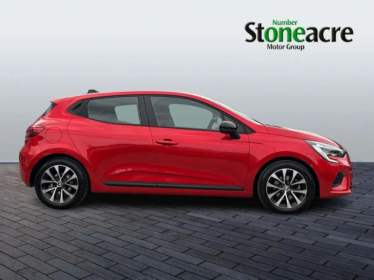 Used Renault Clio Evolution 145 HP (106 kW) 2023 Red Hatchback