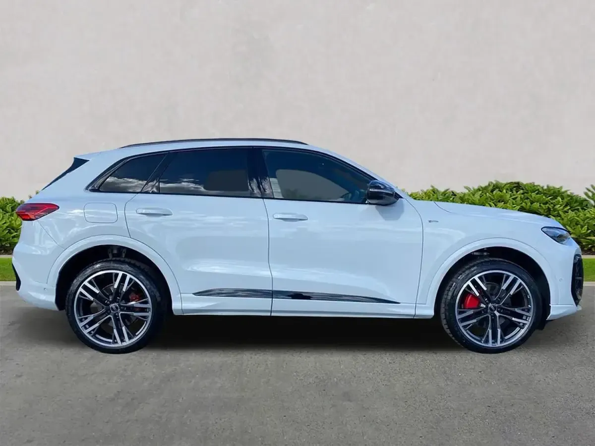 Usado Audi Q5 Performance 268 HP (197 kW) 2025 Branco SUV