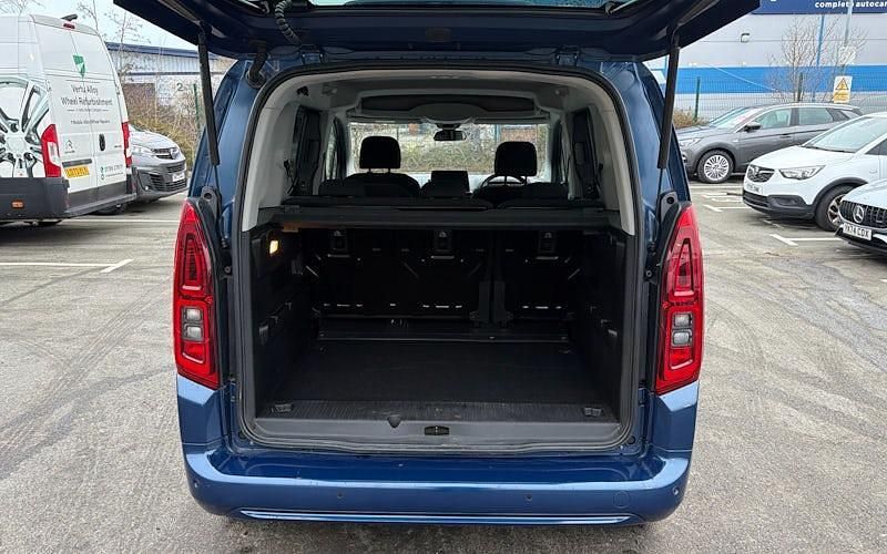 Used Vauxhall Combo 131 HP (96 kW) 2021 Estate