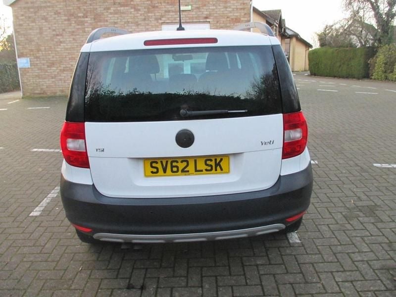 Used Skoda Yeti SE 122 HP (89 kW) 2012 White SUV