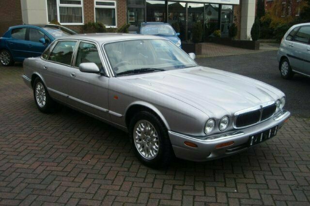 Used Jaguar XJ8 240 HP (176 kW) 2000 Sedan