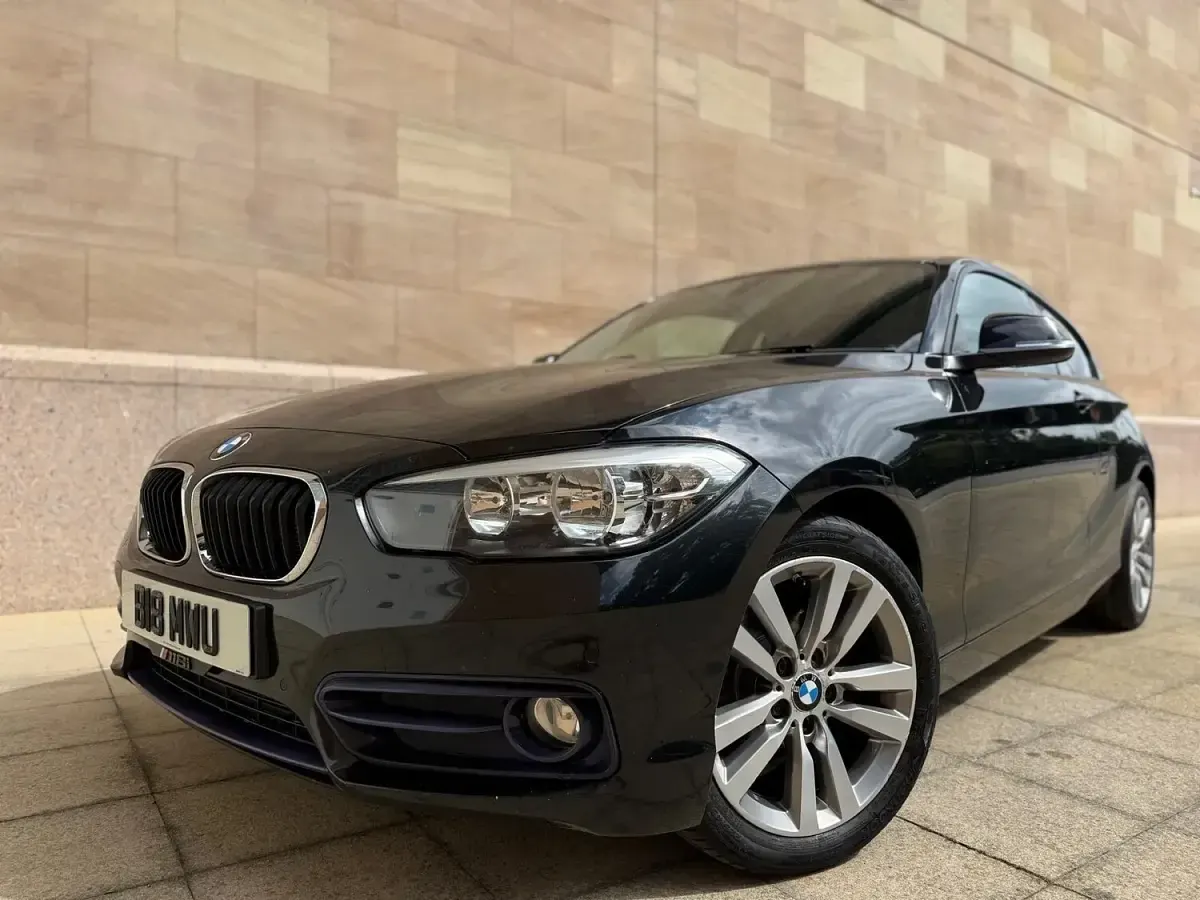 Used BMW 118 Sport Line 136 HP (100 kW) 2015 Black Hatchback